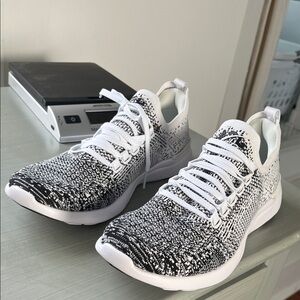 APL Techloom Bliss Sneakers Sz 8.5